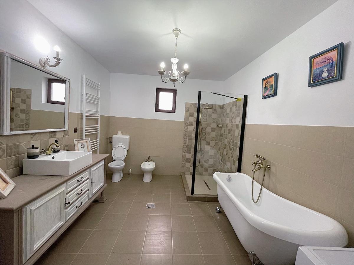 Hotel Casa La Doi Nuci Bradet  Esterno foto